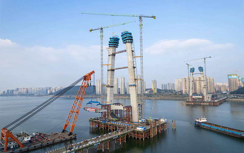 德谦新材为长沙兴联路大桥主塔提供防腐?；?>
<div   id=